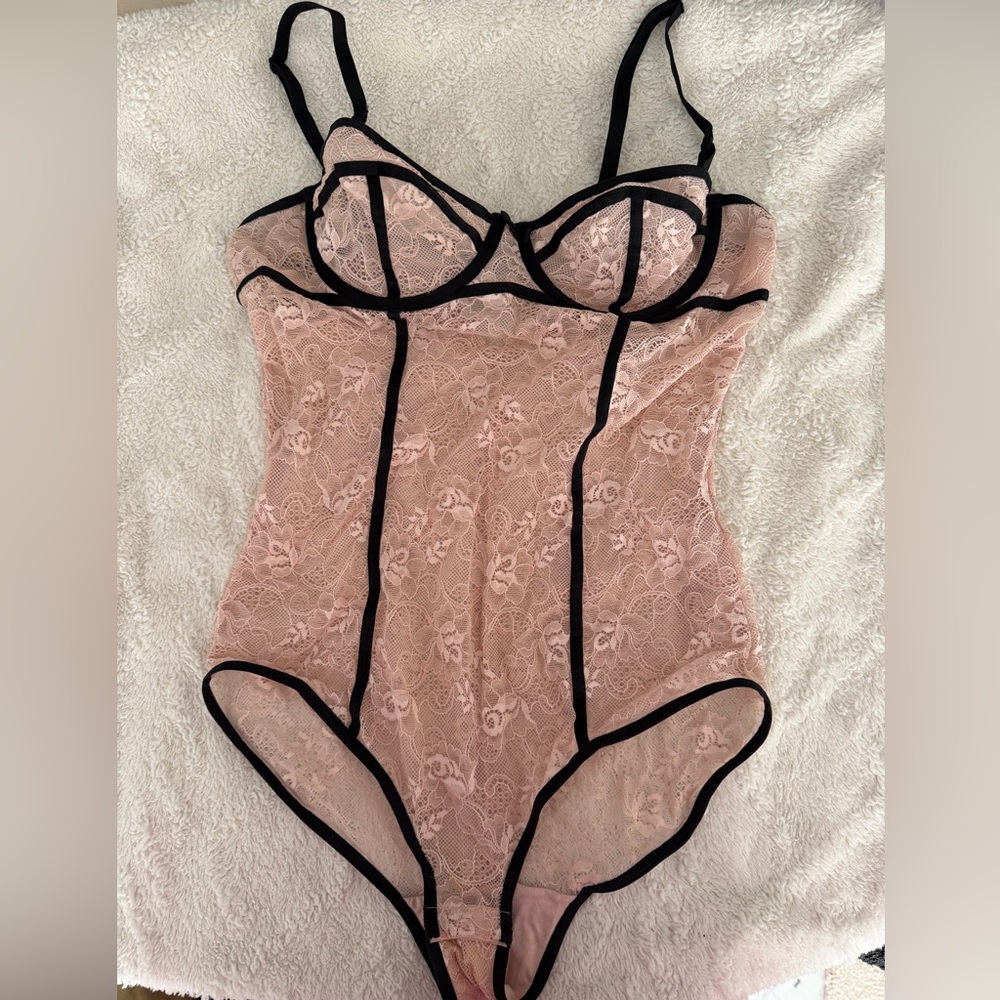 Gilligan & O'Malley Lace Bodysuit - Pink and Black